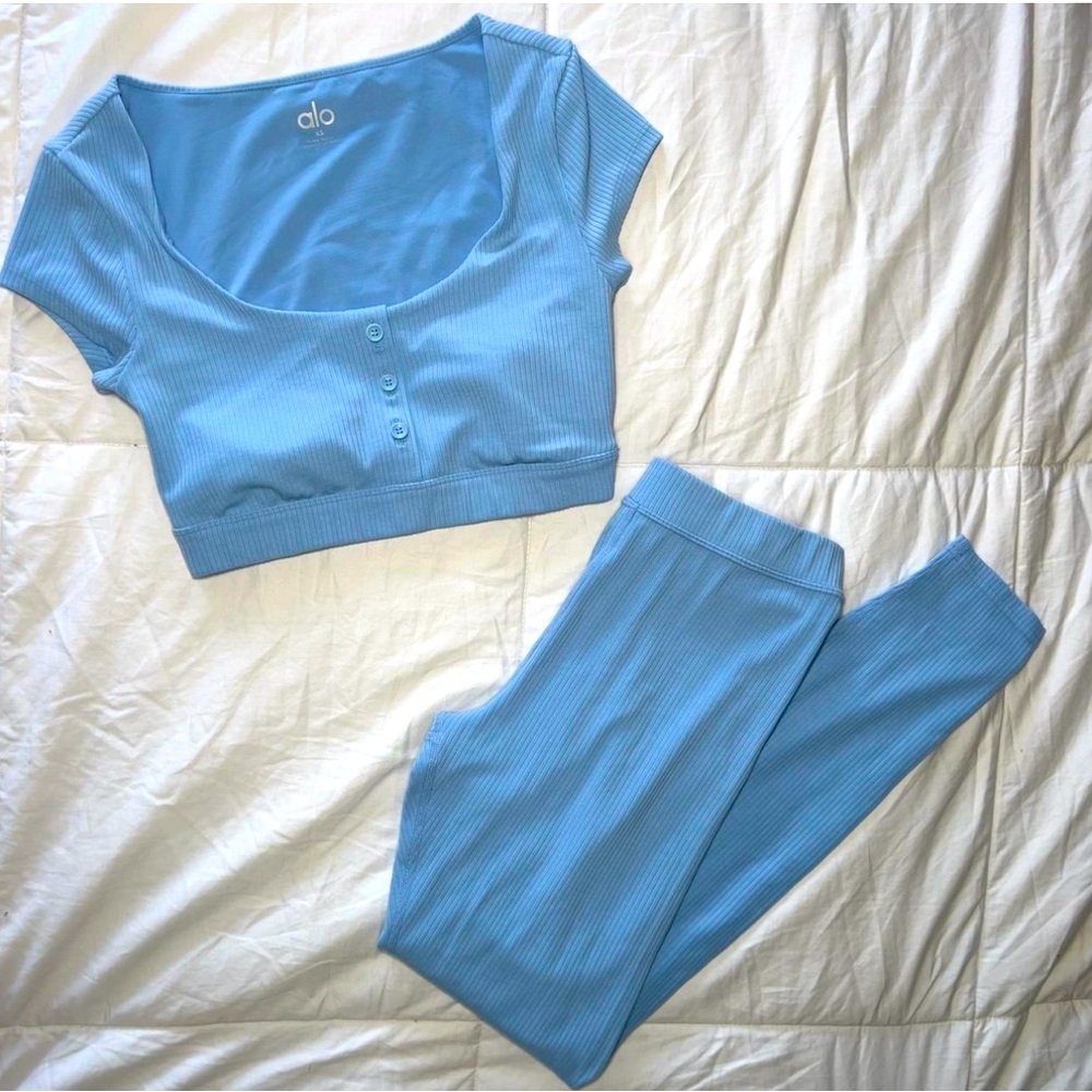 Alo Yoga Blue Henley Set